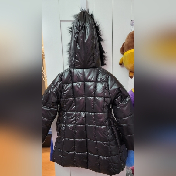 Calvin Klein Black & White 3/4 puffer coat girls size 5 - Picture 4 of 4